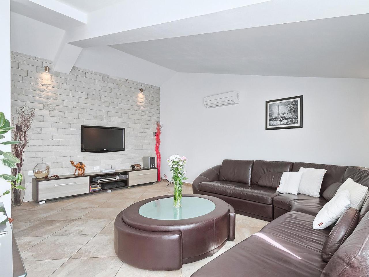 Apartment Noa Pula Luaran gambar