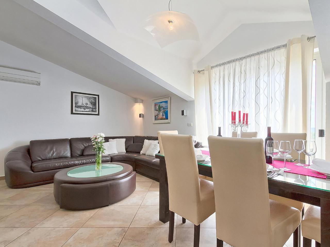 Apartment Noa Pula Luaran gambar